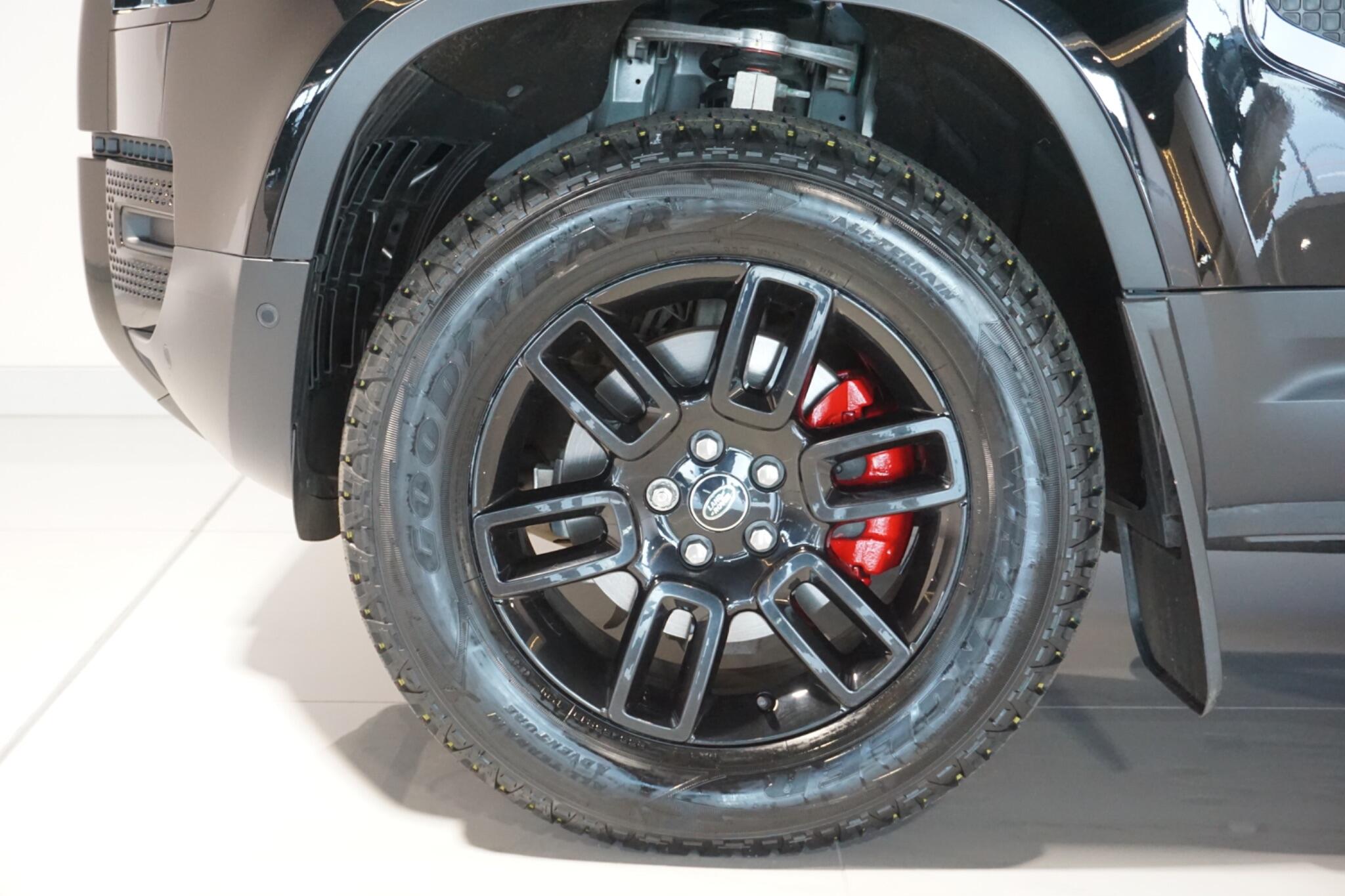 Land Rover Defender 90 3.0 D250 MHEV Hard Top SUV 3dr Diesel Auto 4WD SWB Euro 6 (s/s) (250 ps)